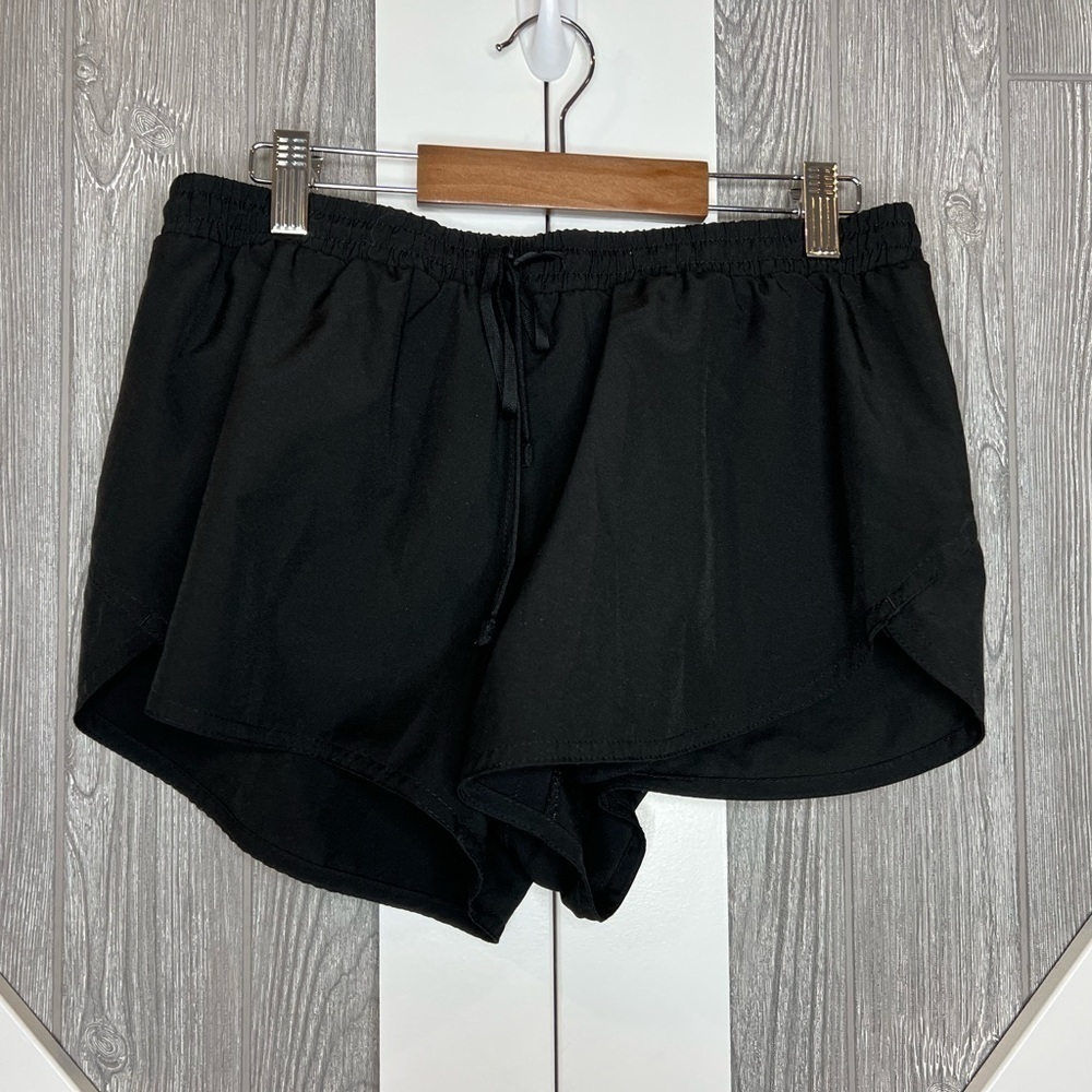 D11.45 old navy Athletic Shorts Black 9” rise 2t” inseam